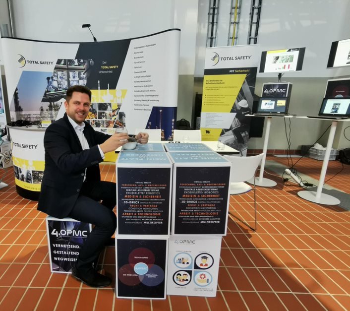 Hier noch ein weiteres Bild das uns erreicht hat. 
Aufgenommen auf der Ecosystems 2 - Der Unkongress auf Zeche Zollverein in der Grand Hall!

Wir hoffen es hat euch gefallen.

linkedin.com/feed/update/ur…

#digitalisierung #4OPMC #zollverein