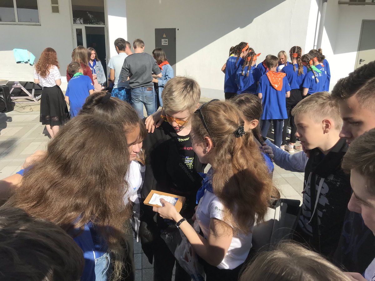 Уже сегодня экватор смены #Школаросатома 
Мастера первой вахты уезжают из #Орлёнок2019 
Грустненько, конечно!!! 
Но все мы верим, что обязательно ещё встретимся на просторах разных фестивалей, конкурсов и проектов от #ШколаРосатома! ❤️☀️