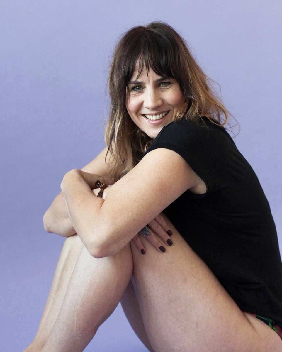 SarahfromBath's tweet photo. I have shared 2 photos in defiant mood for @SU2CUK Read more on the gram about my surgery plus some advice for those who love people with cancer. Photos by the incredible @sophiemayanne on her #behindthescars project. #StandUpToCancer #SU2C #SARCOMAAWARE https://t.co/n4zE43vn2G