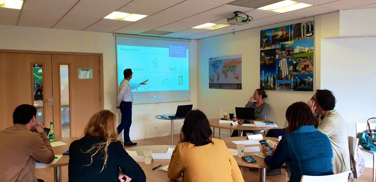 RetisInnovation's tweet image. 2ème journée de coaching et training pour les entrepreneurs 🇪🇸 🇪🇸. Benchmark avec @enerpro_biogaz #pitch et exemples des solutions éco-innovantes. #GreenSmartUp @CeeiCreativ @CETENMA