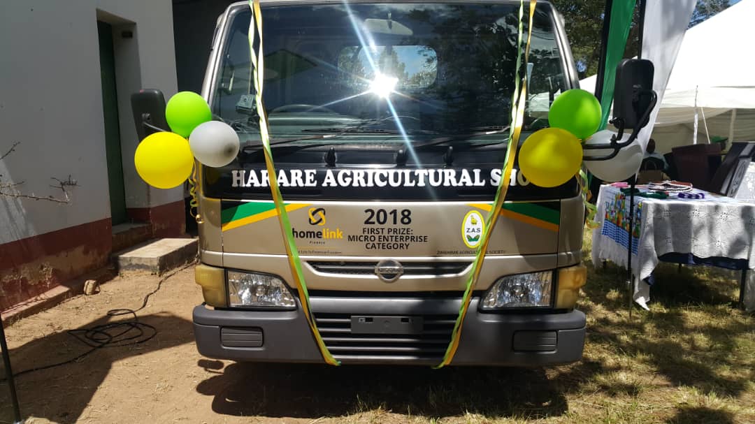 homelink_zim's tweet photo. #ThrowBackThursday
#HomelinkCSR
Financial literacy is a key factor for Women Empowerment.
#BiggerVision https://t.co/VPal19KefF