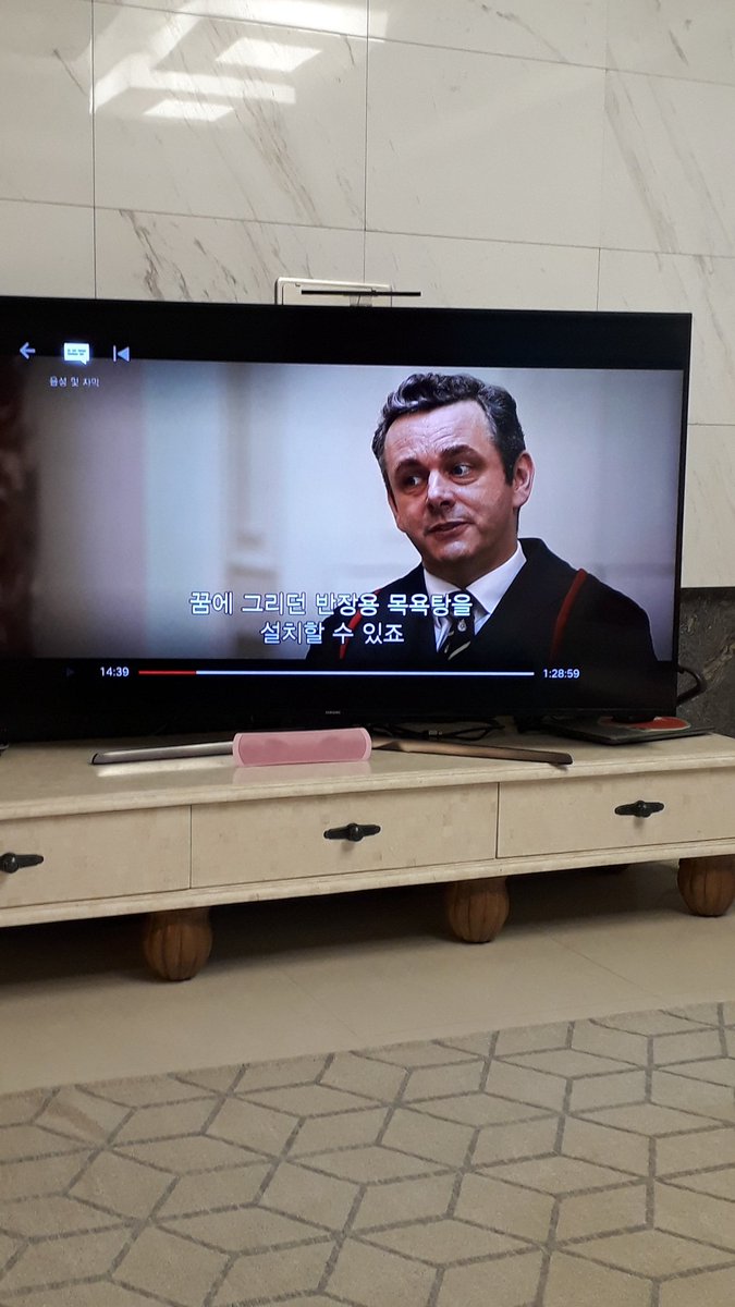 GoodO_Lemon's tweet photo. 아지가 왜 거기서 나와....? https://t.co/Sl6eS0dh5H
