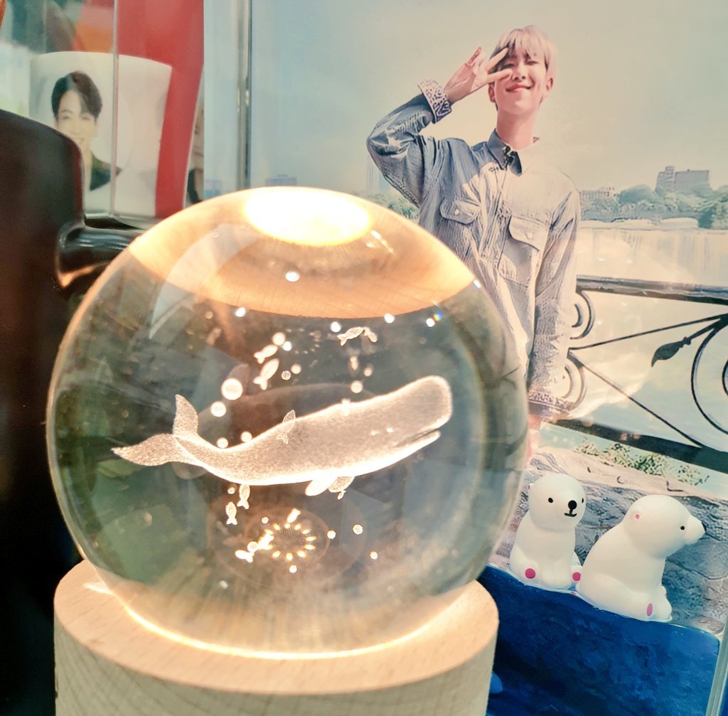 armimonie's tweet photo. #아르미이벵
#남준_내힘_내빛_내별
*사유-나의 위로가 되어준 10/23 모노 #MONO 1주년기념 이벵 

🎁 구슬 led램프 고래 
💜mono들으시고 RT와 툽해시
💜담주중 발송/ 국내거주자
#PCAs #TheConcertTour #LoveYourselfSpeakYourself @BTS_twt https://t.co/vmdPoWM5HX
