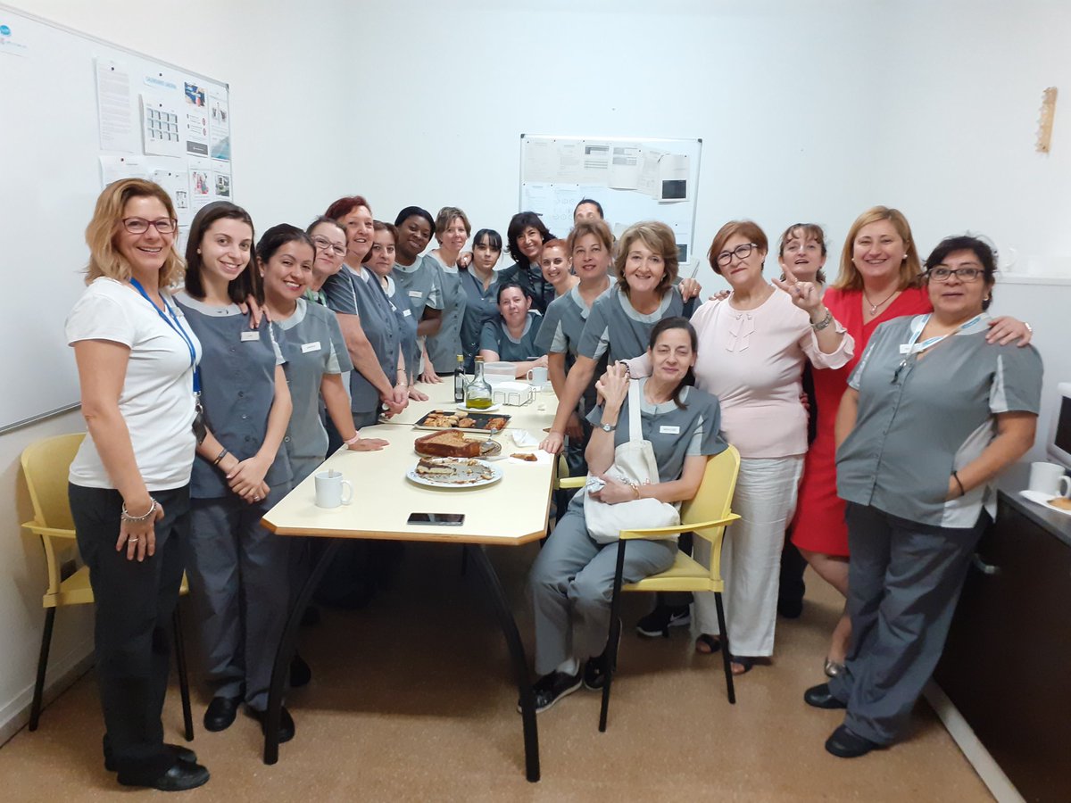 Da gusto comenzar el día de trabajo en <a href="/ValenciaOceanic/">Valencia Oceanic Affiliated by Melia</a> compartiendo momentos felices con todo el #equipo de pisos. Que bonito sentir el cariño de todas las compañeras. ¡Feliz cumpleaños compañera! <a href="/MeliaHotelsInt/">Meliá Hotels International</a> <a href="/TrypHotels/">TRYP Hotels</a> <a href="/guilleca_2001/">Guillermo Cabrera</a> <a href="/margonz19978383/">Mar gonzalez</a> <a href="/ConchaPardo/">Concha Pardo</a>