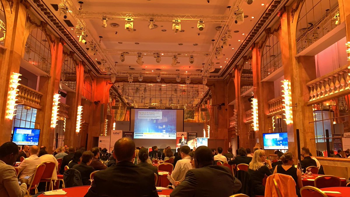 csod_FR's tweet image. 🔵 En direct de la conférence #BigDataHRconf de @GBLN_HR, où @gdelestrange parle des bénéfices à implémenter l&apos;#AnalytiqueRH et le #BigDataRH en entreprise.