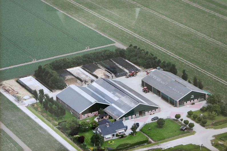 Nieuw in de verkoop modern melkveebedrijf voor circa. 210 melkkoeien in Zeewolde. Het bedrijf bestaat uit een woning, ligboxenstal, droge koeienstal, machineberging, sleufsilo’s en erfverharding:

Wulpweg 22 te Zeewolde
vsomakelaars.nl/agrarisch-make…