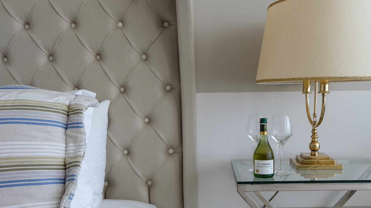 MivaraBodrum's tweet photo. We call today as a chill in the bed day!
#mymivaramoment https://t.co/ZnKZ9I7oNY