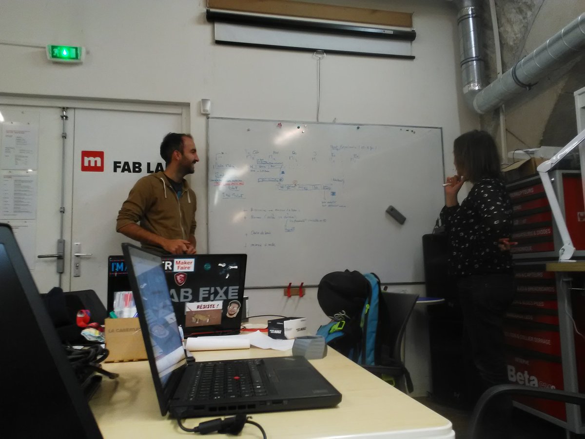 Ce matin, c'est plan de développement pour le projet #PopUpBox de <a href="/LoesleKPro/">LOESLE Kévin</a> au #FabLab