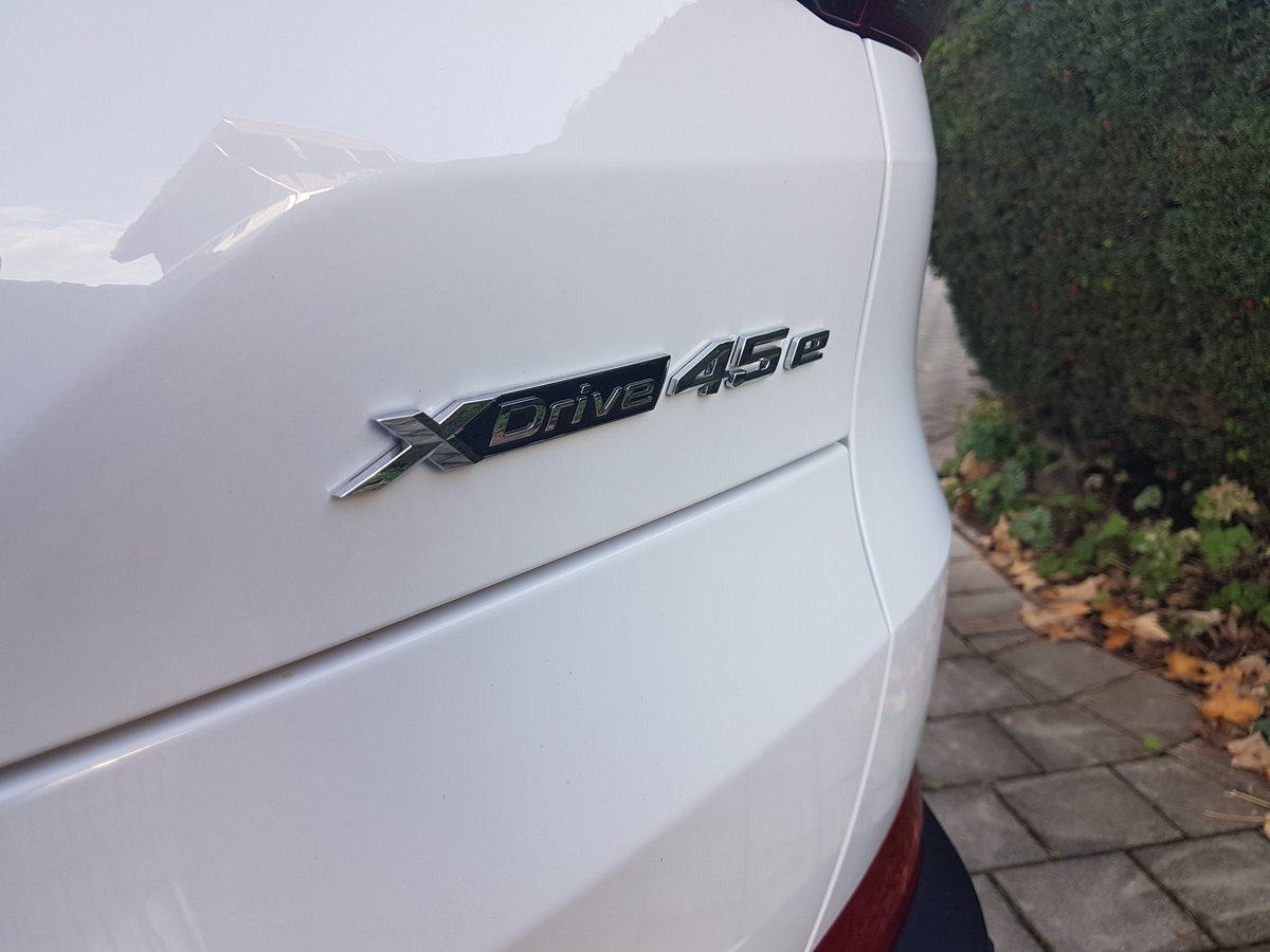 MttRbnsn's tweet photo. Starting today in the @BMW_UK #X5 #xDrive45e. Like everything else, this #PHEV is under a driving impressions embargo at the moment. https://t.co/NCCe9cyUYd