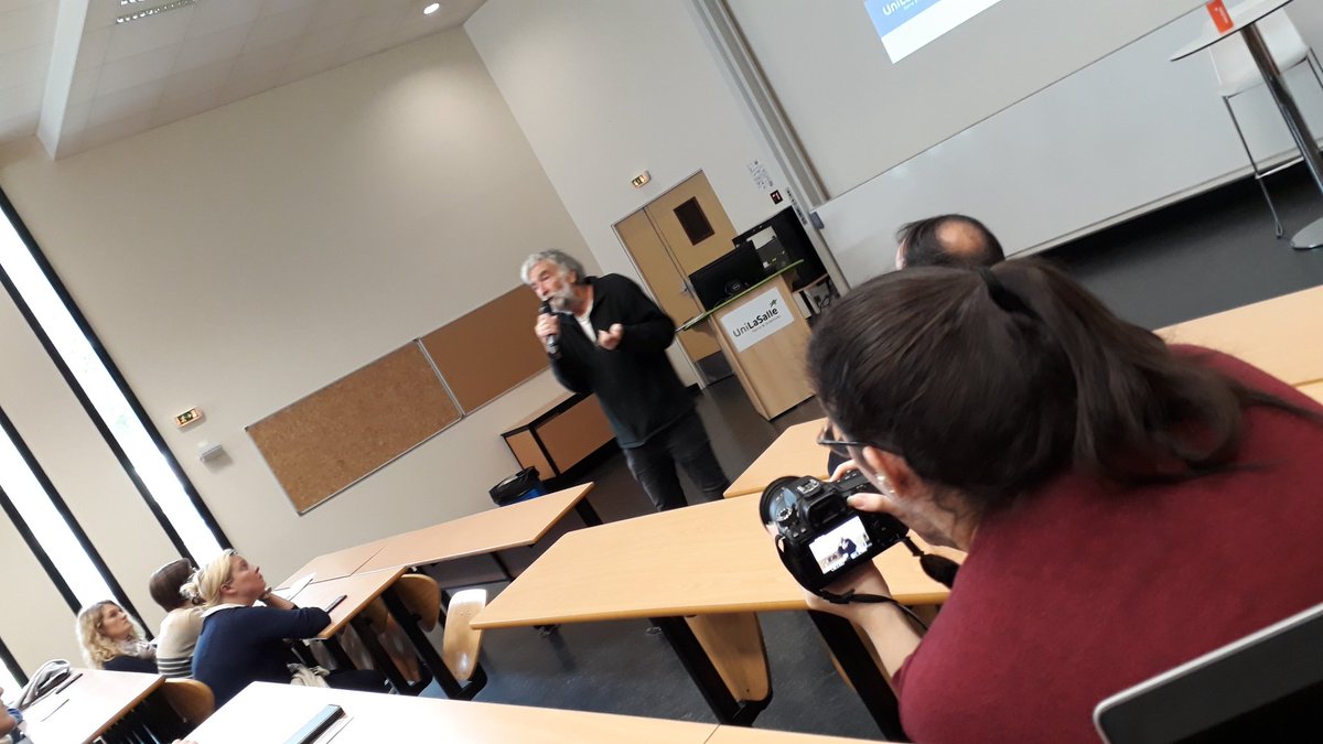 Bouleversant temps d'échanges sur la question de la #migration avec François-Marie Guennoc, fondateur et vice-président de <a href="/AubergeMigrants/">L'Auberge des Migrants</a>. 
#ConfDD19 #UniLaSalle #humanité #fraternité