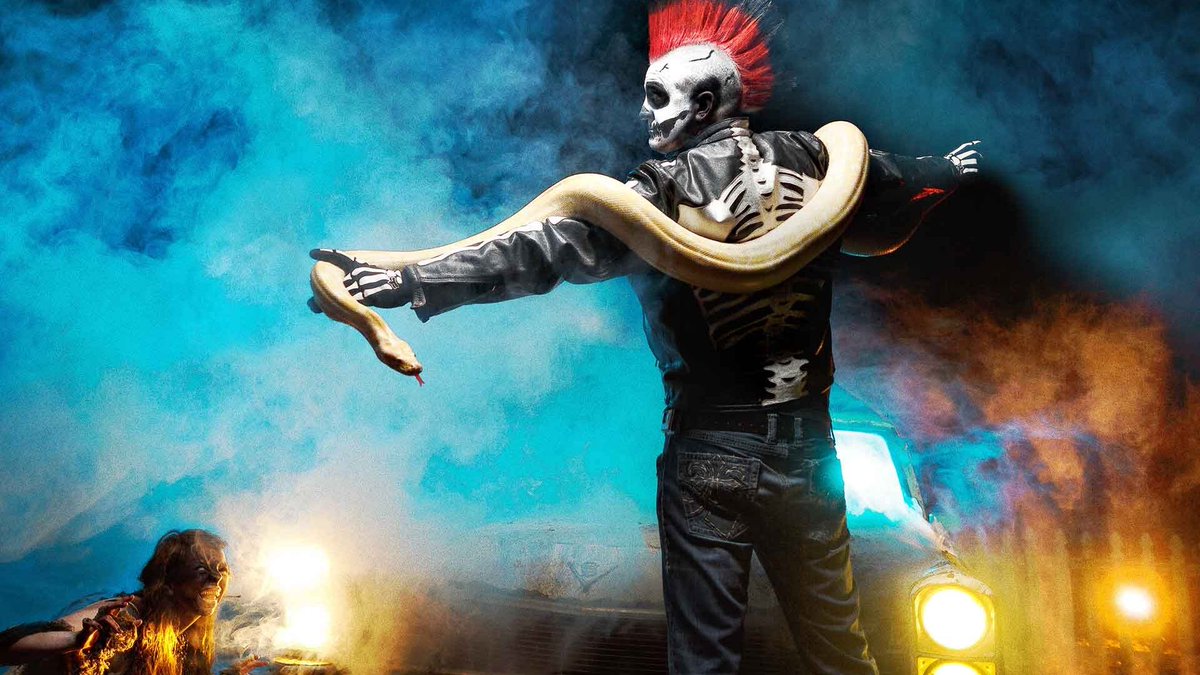 These haunted attractions will give you nightmares. #haunted #nightmares #hauntedattraction #halloween #horror horrorfreaknews.com/videos-5-haunt…