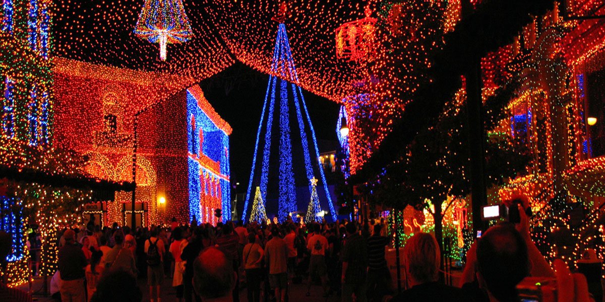 ViewMersey's tweet image. With only 69 days left until Christmas Day, don't forget to book our wonderful apartment here in the greatest city in world #Liverpool - Fall in love with the amazing Christmas Experience that our city has to offer bit.ly/2Fi3Gew