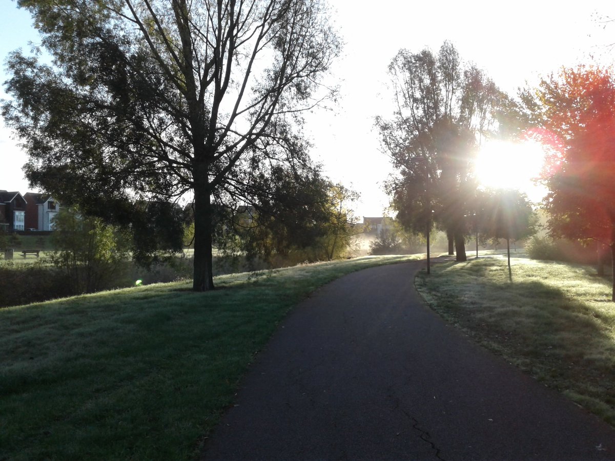 Beautiful bike ride from Milton Keynes Central to Cranfield Uni on this crisp morning! It's getting darker every day though... Car drivers: please be mindful of us on the road. We'll do our bit and look like fluorescent, twinkling Christmas trees. #winteriscoming <a href="/CranfieldUni/">Cranfield University</a>