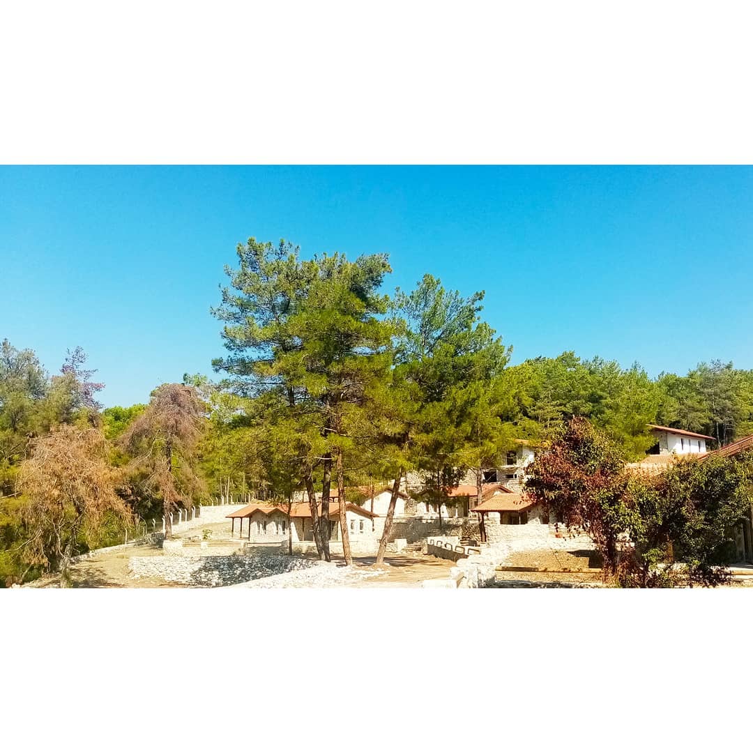 ucurtmacountry's tweet photo. Hem doğa ile hem de bulunduğu bölge ile uyumlu organik mimari ile tasarlanmış yapılar inşa ediyoruz.
#ucurtmacountry #organikmimari #countrymimari #countrystyle #akyaka #gökova #uçurtmaaş https://t.co/4QiOpE9F3V