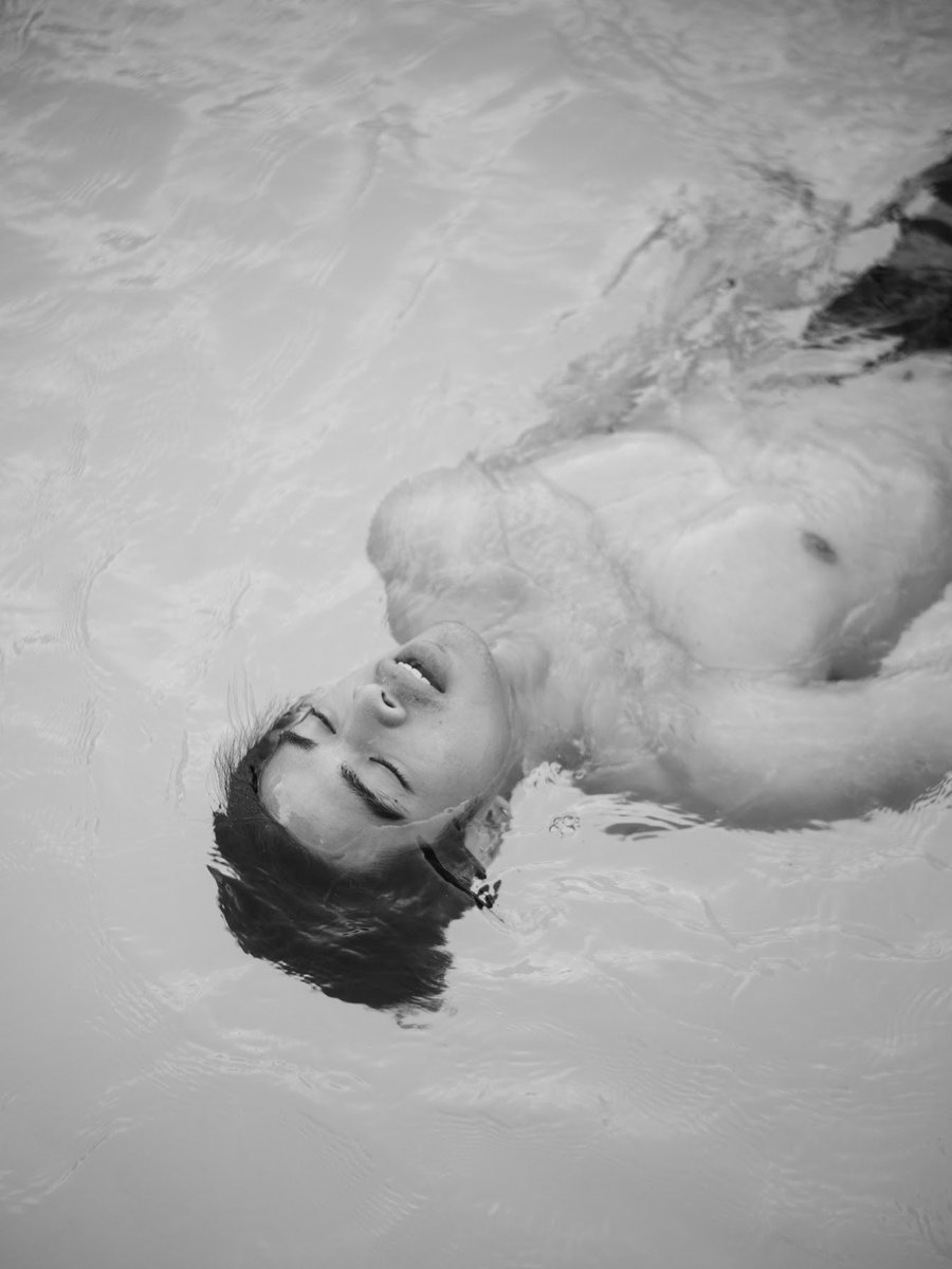 jinmacapagal_'s tweet photo. Stay buoyant https://t.co/RRmxdJxyUK