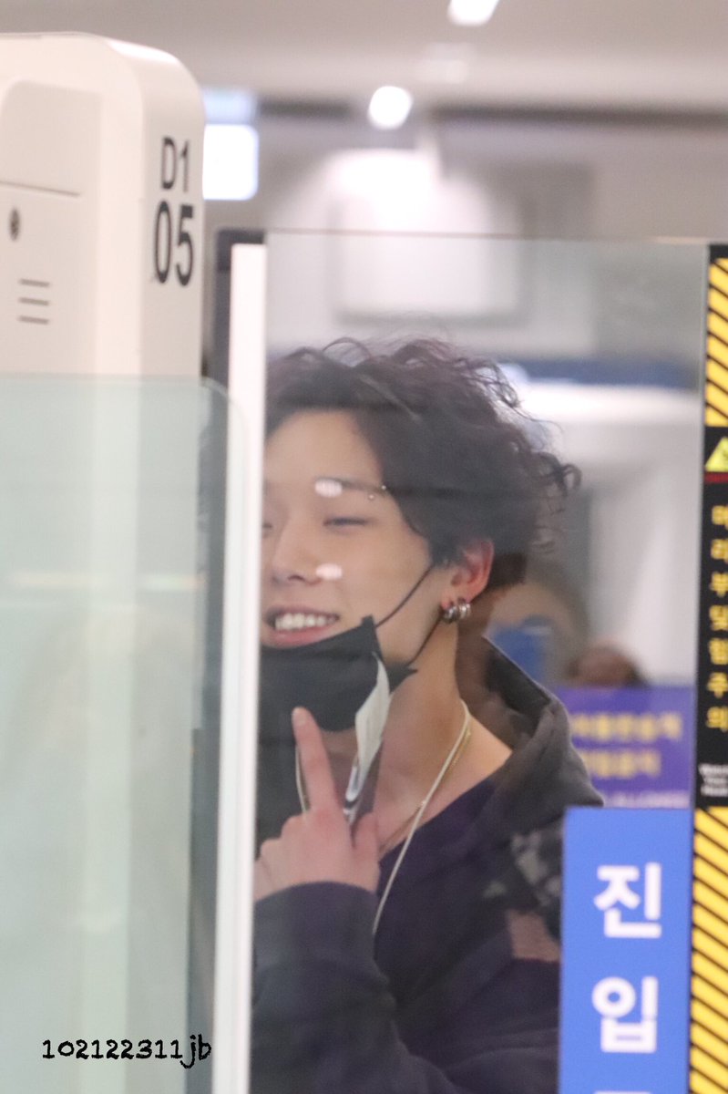 jun03bob12jin02's tweet photo. 191017 ICN

귀여운 바비😂💕😂💕

#iKON #아이콘 #바비 #김지원 #BOBBY https://t.co/22cGZKZlAr