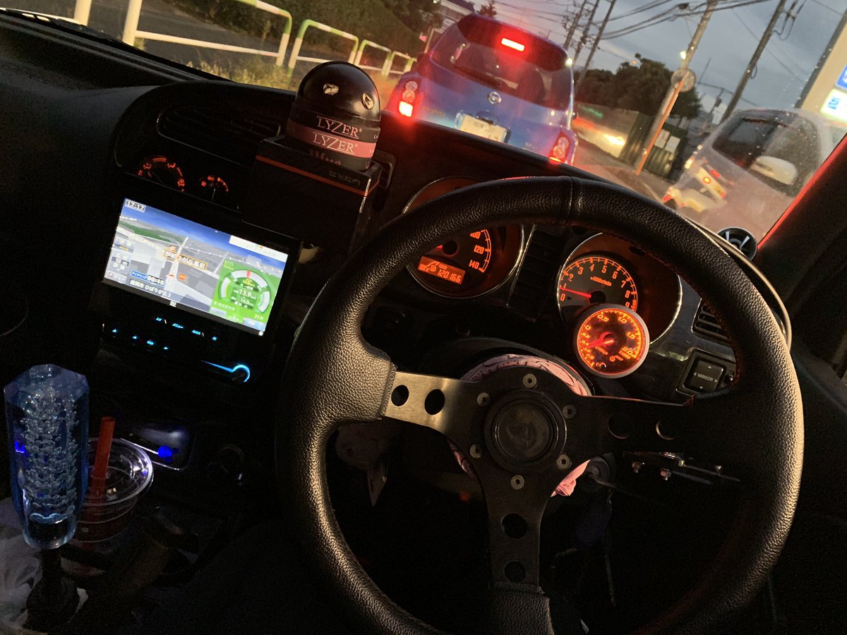 ntakachan1's tweet photo. 最後の洗車が雨とは辛み😔
もう乗れなくなると思うと悲しいけど
次の人のとこ行っても元気でやってください🙇お世話になりました👌 https://t.co/Q4LyKivjFg