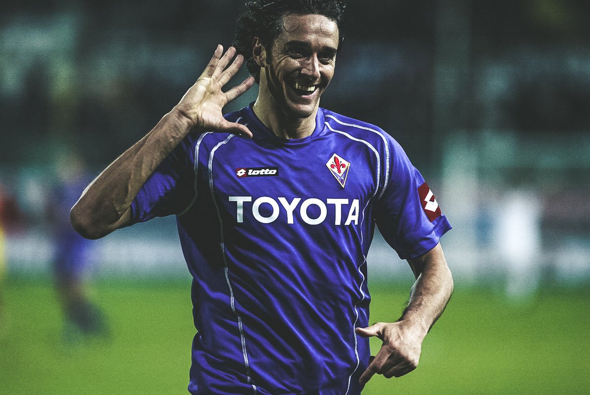 File:Luca Toni Fiorentina.jpg - Wikimedia Commons