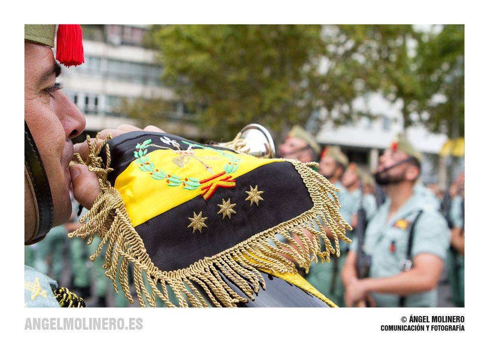 Angel_Molinero's tweet photo. MADRID. Entrañables momentos en el previo al Desfile con motivo del Día de la Fiesta Nacional https://t.co/2S25BD6D00. ¡Un lujo cubrirlo 📷! #12octFiestaNacional #DFN2019 #DiaDeLaHispanidad #LaLegión #ComprometidosConLaPaz
@EMADmde
@EjercitoTierra
@ANLH_JOMunilla
@GeneralDavila https://t.co/shPSqiI07Y
