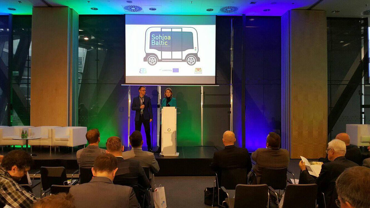 KongresTransPub's tweet photo. W wystąpieniu "Linia 322: w drodze do autonomicznego transportu publicznego" dr Magdalena Szymańska z @gdansk i Mikołaj Kwiatkowski z Trapeze Group https://t.co/FOP8RQ8MIH
