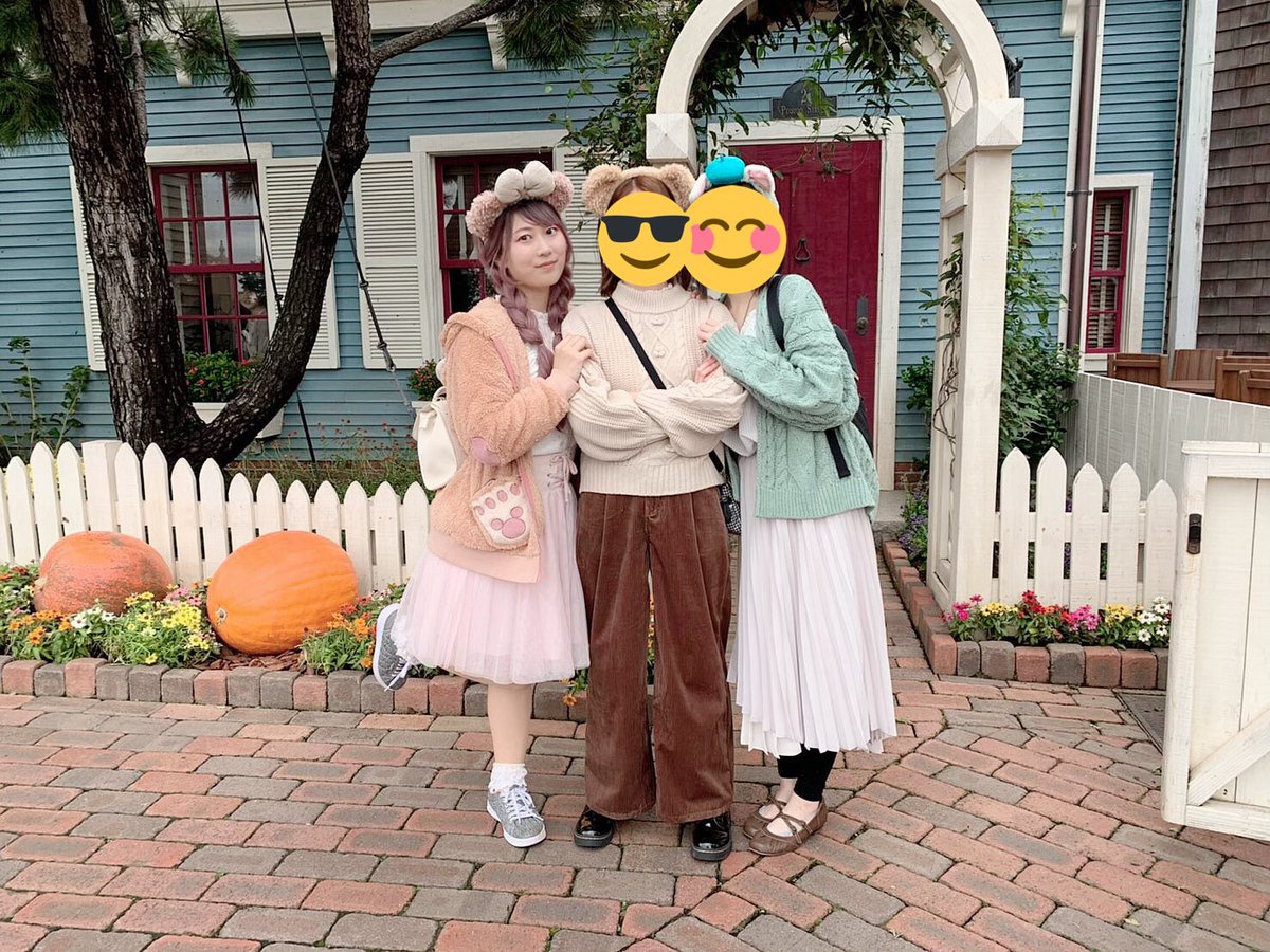 桜音 結雨 ディズニーめっちゃ楽しかったー リア友とダッフィーアンドフレンズイメージした私服着ていったよ 仮装も楽しいけど 私服イメージも楽しいね うちウィッグ被ってるけどw 最後のは水タバコ吸ってる行商人って言われたw 桜音 結雨 ディズニーめっちゃ楽しかったー リア友とダッフィーアンドフレンズイメージした私服着ていったよ 仮装も楽しいけど 私服イメージも楽しいね うちウィッグ被ってるけどw 最後のは水タバコ吸ってる行商人って言われたw