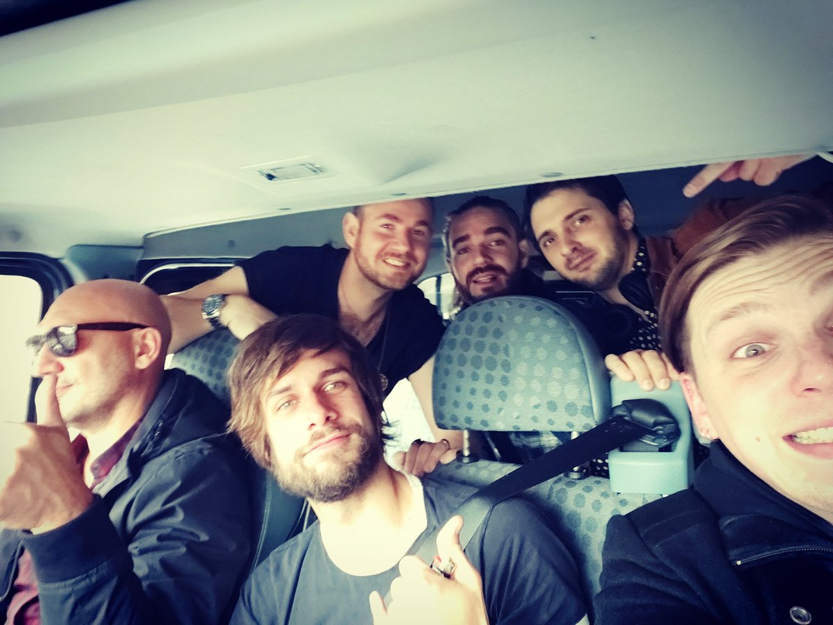 Lyon, on arrive ! Transbordeur ce soir pour la Nuit des Etudiants du Monde.
#fuzzyvox #lyon #transbordeur #nuitdesetudiantsdumonde #rock #instarock #show #live #tour #fuzzy #vox #tourlife #music #rockmusic