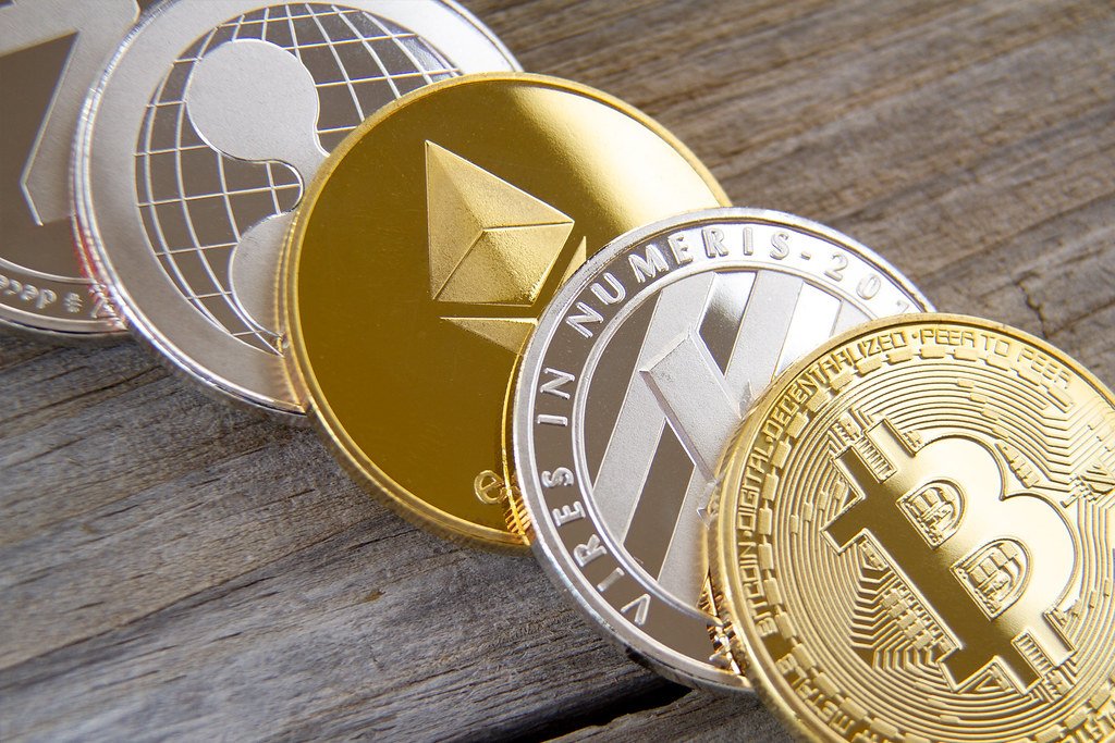 Karma1_com's tweet photo. Less than a decade ago no one ever thought that they would be paying in #bitcoins rather than #dollars or #euros. #Cryptocurrency has recently got viral because of its usefulness. No one would now have to wait in the long line of banks just for paying their utility bills https://t.co/gWLCZGaTL3