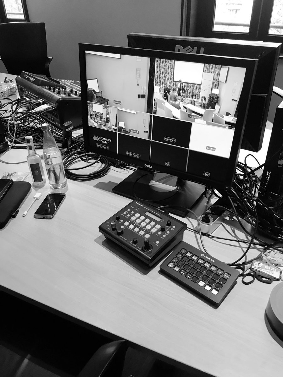 #Punchlines
- « Recrutez des personnes bienveillantes av l’envie, A.Hagger / <a href="/MadecomFrance/">MADE.COM France</a> 
- La communauté auj. ce sont des vrais gens, ps des segments marketing #DNVB <a href="/vivianelipskier/">💙💛Viviane Lispkier 💛💙</a> 
- Il y a un retour = les lois du karma du business» <a href="/bonnegueule/">BonneGueule</a> 
<a href="/EcomConnect/">Ecommerce Connect</a> <a href="/Jdussueil/">Jeanne Dussueil</a>