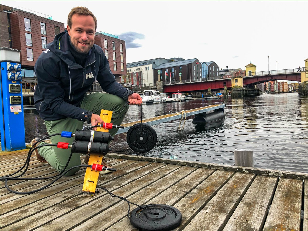 ThelmaBiotel's tweet image. During the autumn we spend a lot of time testing and finishing up development projects. Yesterday our developers went out to do field testing on a new and smaller real time receiver. They seem pleased with the results! 👍#fishtracking #acoustictelemetry #fishtelemetry