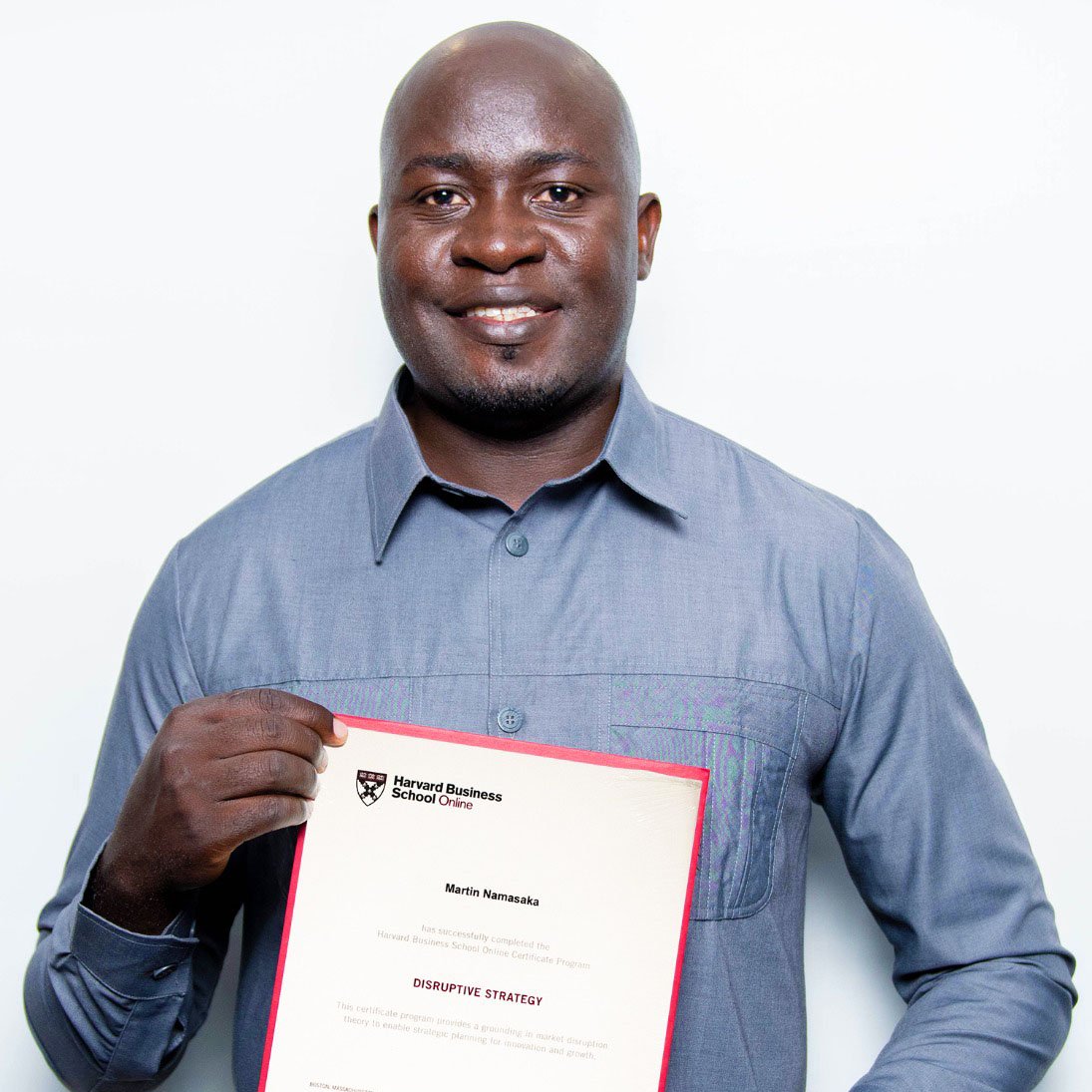 Martinnamasaka's tweet photo. This week, I received my certificate of Disruptive Strategy with Clayton Christensen delivered by Harvard Business School. I’m small, I’m growing and I’m once again, a work in progress and it feels good.
#HBXDisruptiveStrategy https://t.co/MqGgnX0uPF