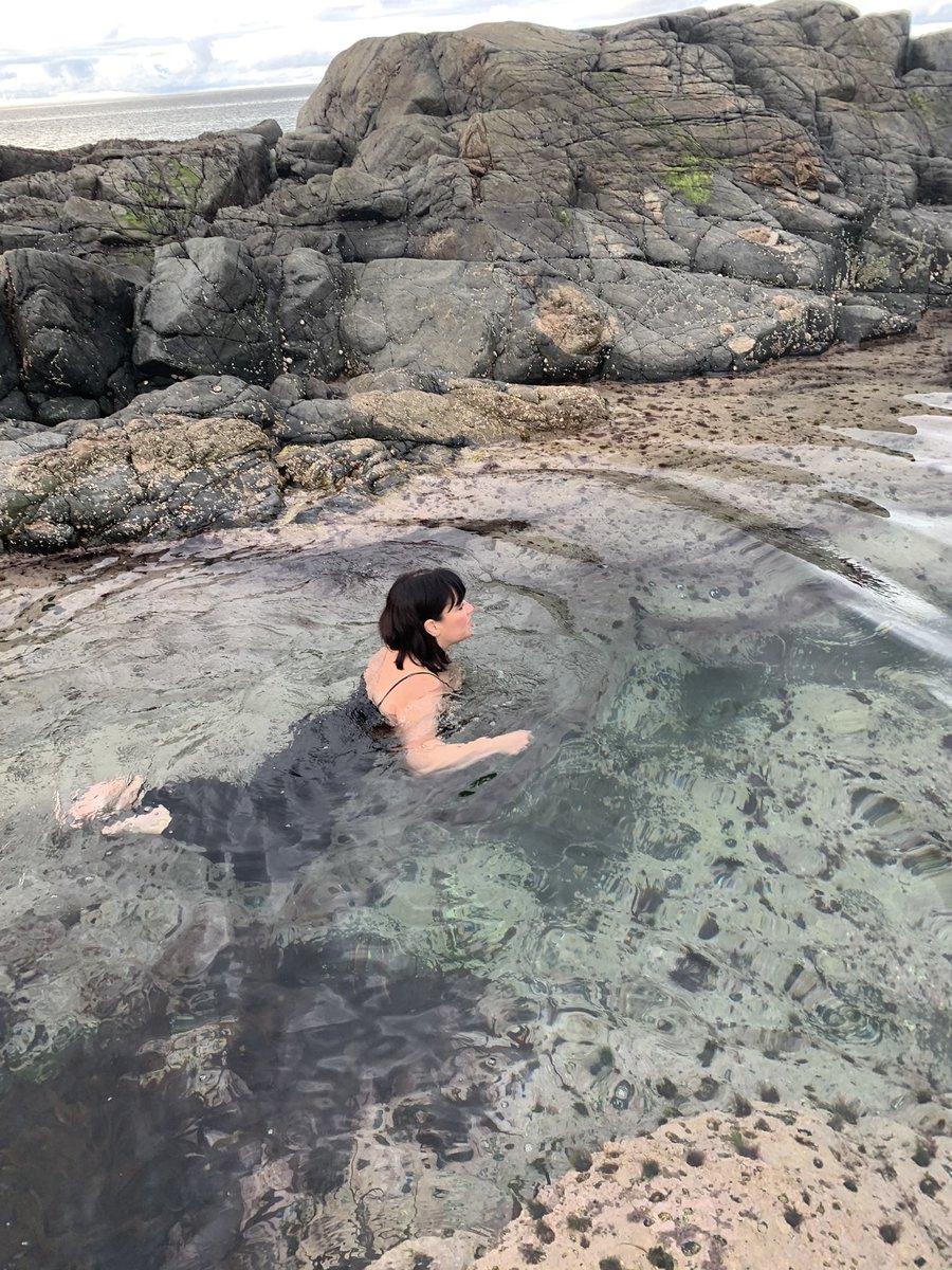 Rua2000's tweet photo. @Juld4 #stormpool #swimsuitseaswims improvised ๐ https://t.co/oToeh0bQq1