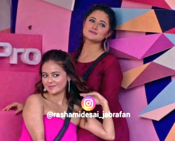 Siidhart_shukla's tweet image. We can see 2 Friendship Bonds in #BiggBoss13 

Bond 1 - #SiddharthShukla &amp;amp; #AsimRiaz
Bond 2 - #RashmiDesai &amp;amp; #Devoleena

Which one Are you Liking ????

Retweet 🔃 for  Sid &amp;amp; Asim Dosti
Like ❤️ for  Rashmi &amp;amp; Devoleena Dosti

#BB13
#BiggBoss