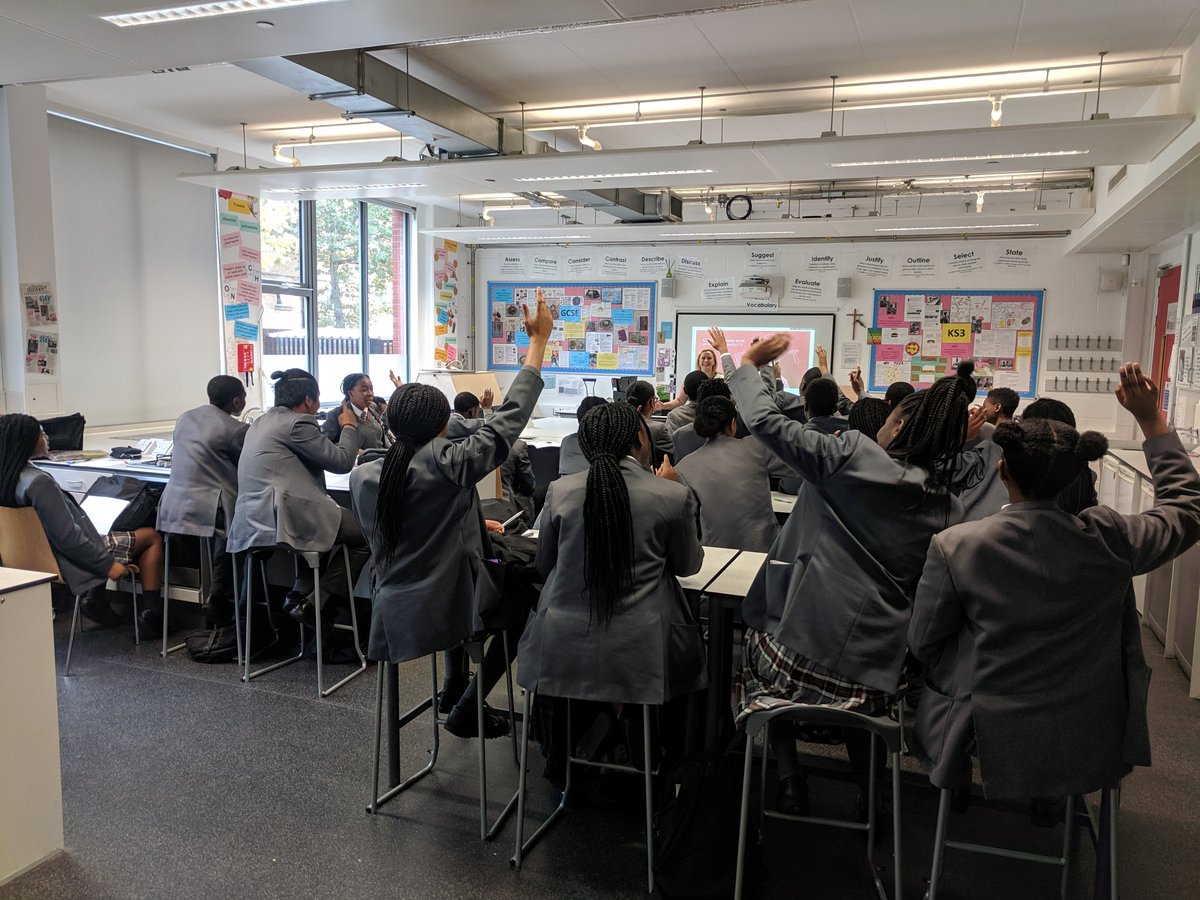 SacredHeartSE5's tweet photo. Year 10 CV and Interview Skills workshops - let's secure that work experience for July 2020!

#ownyourfuture #transformationtrust #barclayslifeskills #pupilemployability #cv #interviewskills https://t.co/9mos3BIsEY