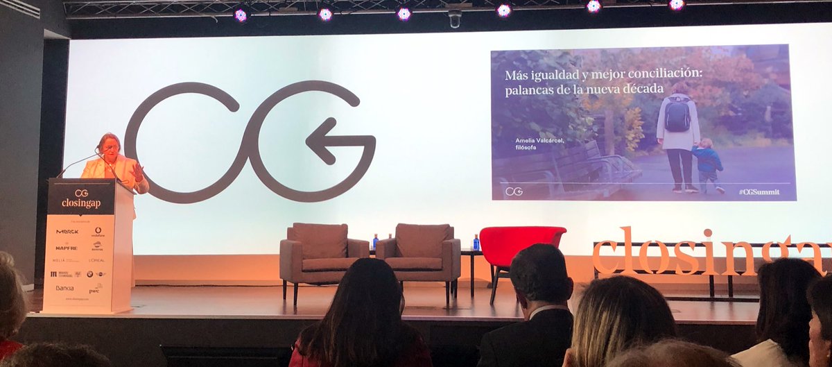 pereznews's tweet photo. ‘Por primera vez el 64% del alumnado de las universidades son mujeres y esto jamás había ocurrido’ explica en su inspiradora ponencia @AmeliaValcarcel en #CGSummit @closingap Iniciativa en la que participamos desde hace un año junto a una decena de empresas @lorealspain https://t.co/VZlYOXyoGo