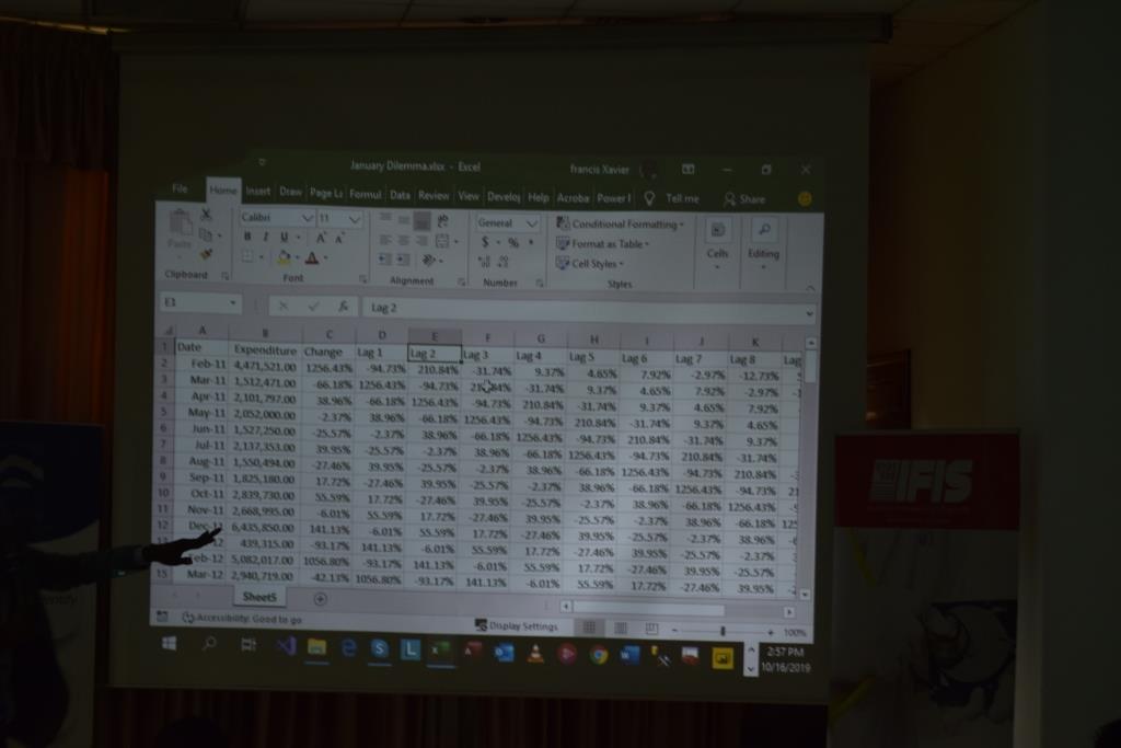 forensicsIFIS's tweet photo. #CSRM19 Day One: Session 2: Predictive Analytics in Finance, Forensics and Risk Management. A very interactive presentation by @fxavieramooti Mukembo Francis Xavier ~ Head of Business Intelligence @summitcltd https://t.co/FWS5t3e5aQ