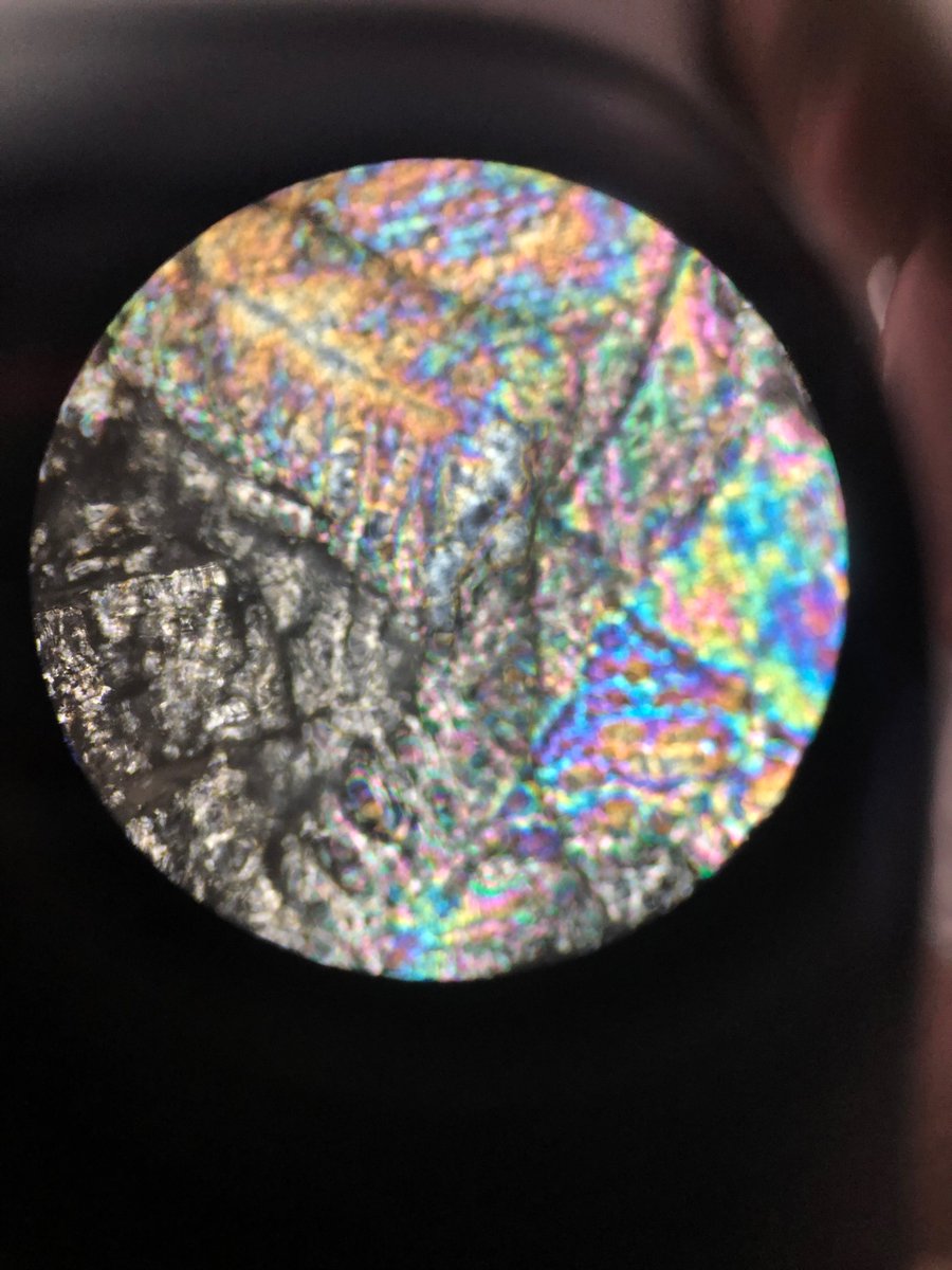 Andrestrujado's tweet image. Adapted a school microscope to a polarized light microscope 💷&amp;amp; now our prepared magnesium nitrate crystals are full of colour 🌈 #RealTimeChem #Polarizedlightmicroscopy