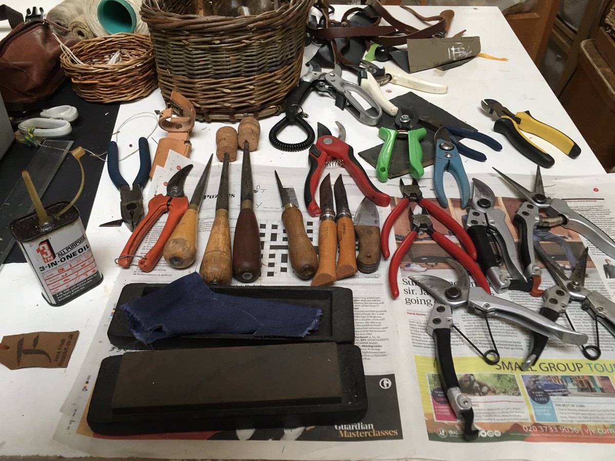 JaneFrost4's tweet photo. Making good use of a pause, #slow #studiotime #endofproject #revisitingoldideas #workshoppreparation https://t.co/93Bx9RwIsP