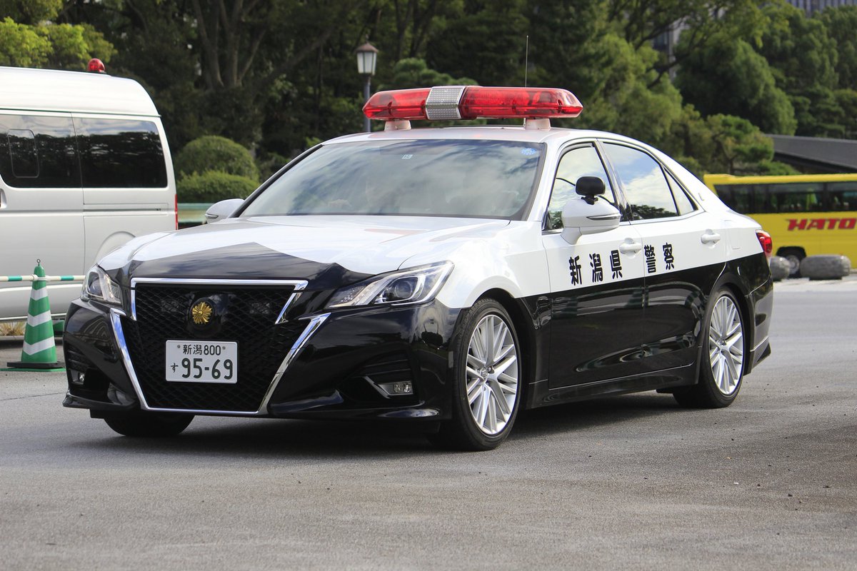 即位礼で全国から東京に集合したパトカーに大興奮 各都道府県でこんなに違うのか よく見ると個性あり Togetter