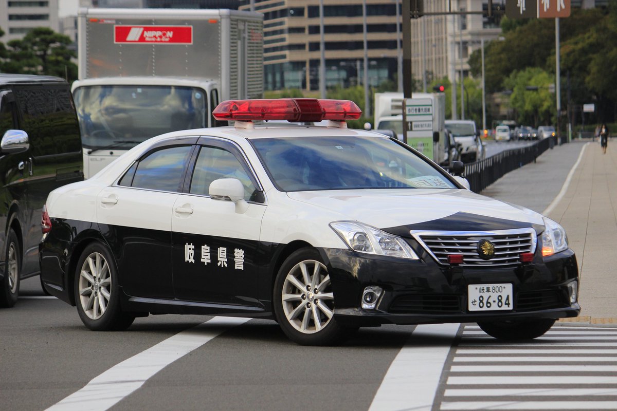即位礼で全国から東京に集合したパトカーに大興奮 各都道府県でこんなに違うのか よく見ると個性あり Togetter
