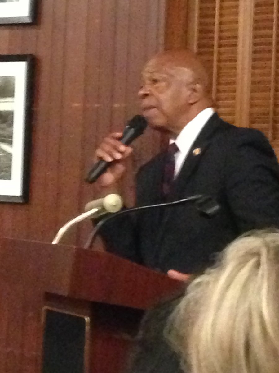 CMM_JHU's tweet image. ⁦@RepCummings⁩ . shared his inspirational outlook with ⁦@CMM_JHU⁩ at our retreat. He loved #Baltimore and stood up for us. May his memory be a blessing.  ⁦@SpeakerPelosi⁩ ⁦@HopkinsMedicine⁩ ⁦⁦@NAGAPorg⁩ ⁦⁦@HopkinsMedNews⁩