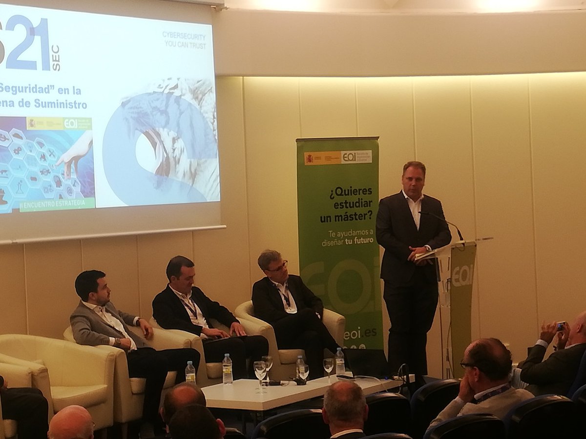 S21sec's tweet photo. GUILLERMO Lázaro explica las Vulnerabilidades y amenazas en el ámbito de la ciberseguridad en el II Encuentro de Logística y Economía 4.0, organizado por @sapromil https://t.co/FnPjZeeJIl
