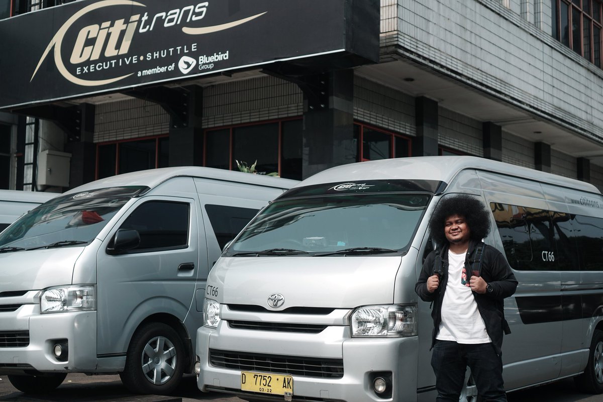 Libur syuting pas weekend gini paling enak refreshing ke Bandung nih guys, apalagi kalo naik travel dan pesannya di @Traveloka apps jadi tinggal duduk manis aja deh #Setia #Traveloka #SetiapTravelPilihanAda