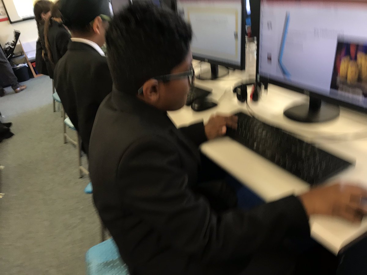 NottsHighIJS's tweet image. As part of Future Week, Y6 are creating futuristic hyperlinked stories #futureweek