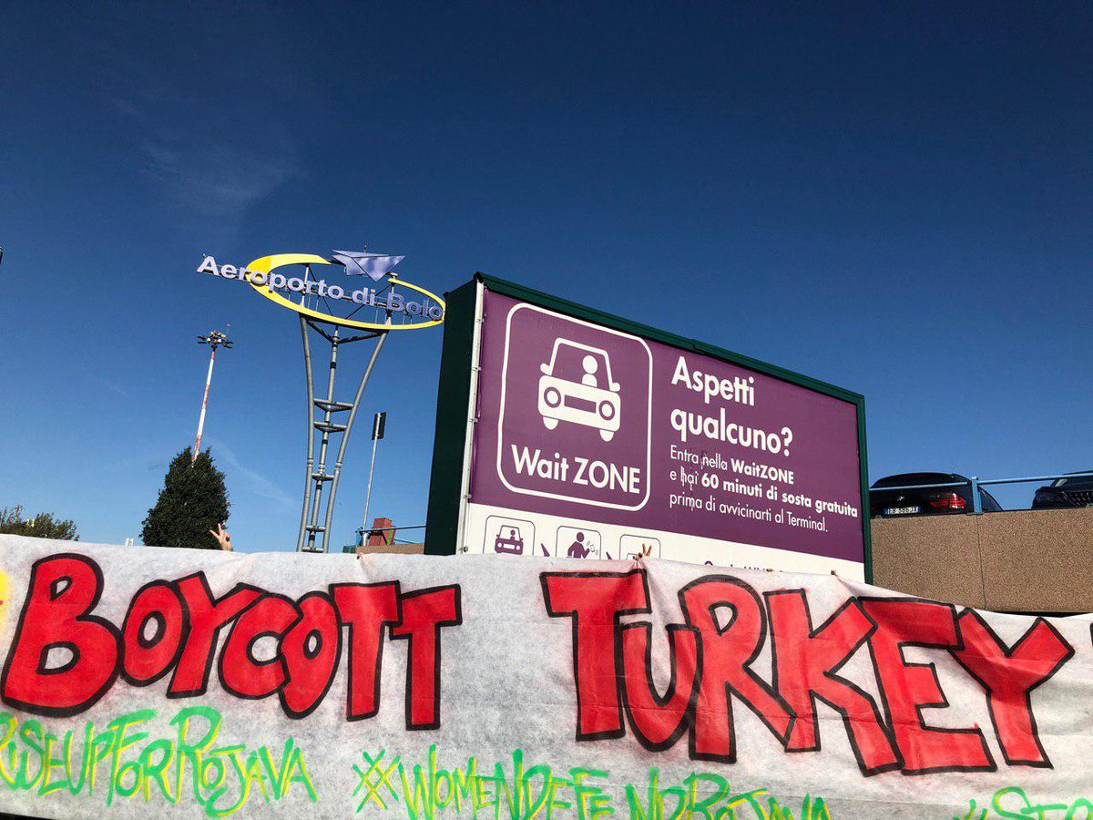 YaBastaBologna's tweet image. Azione all’aeroporto: “Stiamo bloccando un volo di Turkish Airlines” “Dalla parte delle combattenti e dei combattenti della Siria del Nord e dell’Est. #Riseup4Rojava!”. E subito Facebook censura. @zicwire il report dell'iniziativa di oggi

yabastabologna.com/single-post/20…