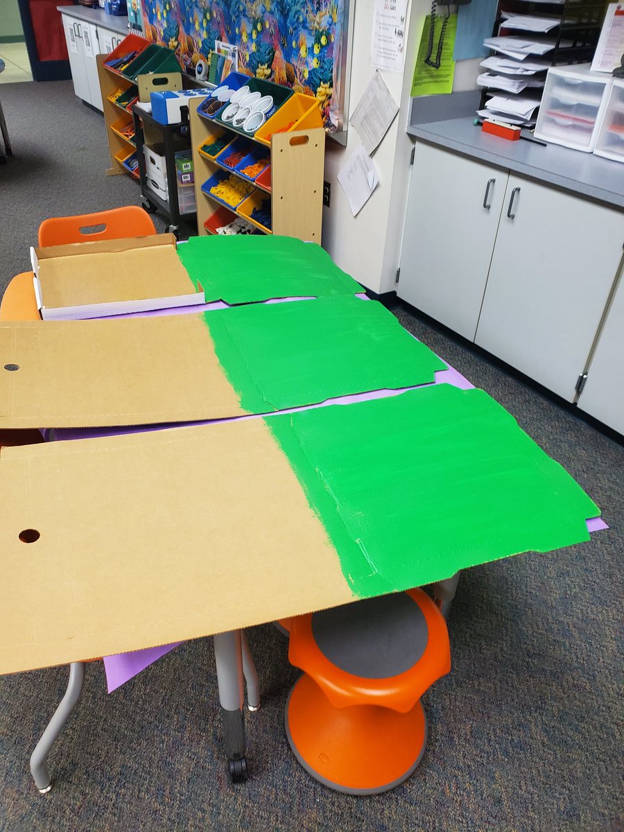 DoInkTweets's tweet photo. RT @Mr_d_Hampden: First coat added to our @DoInkTweets #Greenscreen Pizza boxes. Thanks to @Wegmans of Mechanicsburg for the pizza box donations and @MrsKovachArt and @HampdenDragons for the paint supplies.
#STEAM #STEAMintegration https://t.co/a8UQtAzEXs #doink #masscue19