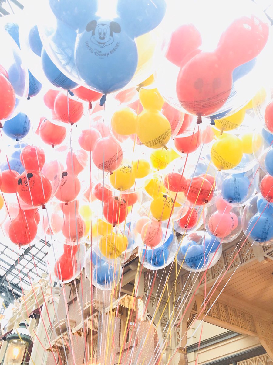 かりん 友達がバルーン撮るのに必死だったから 横で便乗して撮影 Tdl Tdr ディズニーランド ディズニーランドハロウィン ハロウィン バルーン 10月17日生まれ