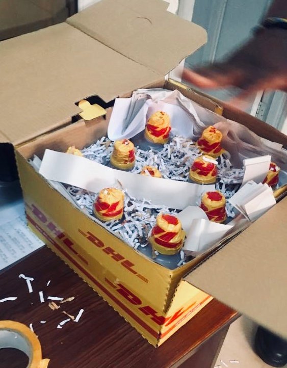 chocoproef's tweet photo. Een nieuw cacaoseizoen, dus nieuwe kansen voor ons sap! Ditmaal met waterdichte flesjes, hopen we... #post #onderwegnaarnederland #Kumasi @InnofestNL https://t.co/TEe05uyWGT