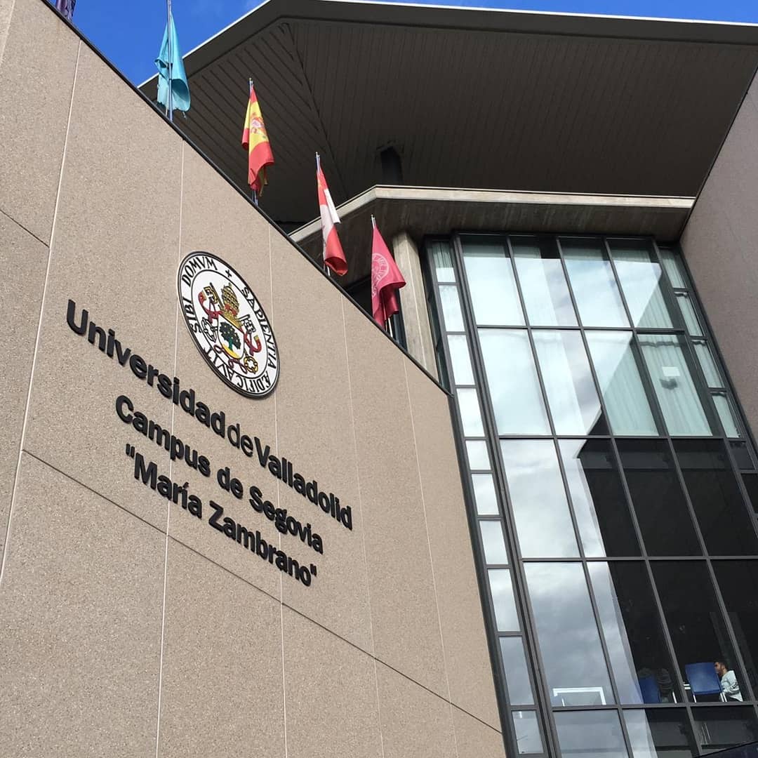 viicnmt19's tweet photo. Preparando los últimos detalles del VII Congreso Nacional de Musicoterapia. 

¡Nos vemos mañana! 

https://t.co/pagR7mgxUJ

#musicoterapia #VIICNMT #congresonacionaldemusicoterapia2019 #segovia19 #universidadsegovia https://t.co/JwyFGzpxWz