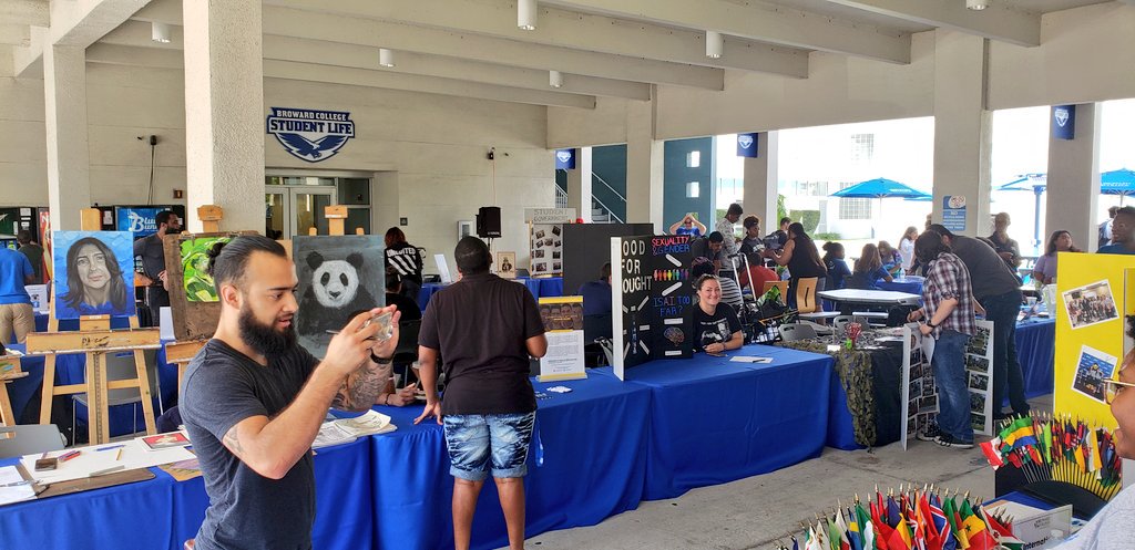 browardcrs's tweet photo. At the #clubrush event at @BCSouthCampus. Stop by to say hi and how we #LeadRight.
#CollegeRepublicans
#GOP https://t.co/Ry4X9Q27nV
