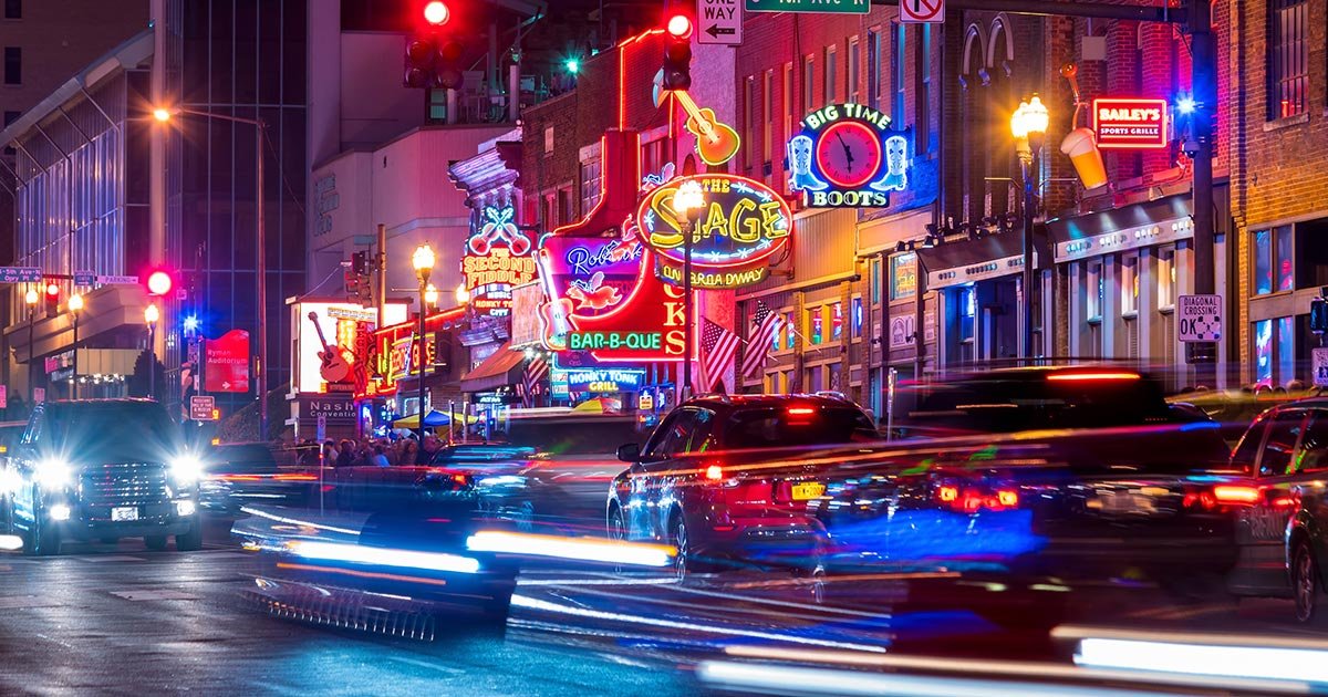 Total Country (@totalcountrytv) on Twitter photo Join CMA Award winner <a href="/HeyBaylen/">Baylen Leonard</a> this Sunday at 3PM as he counts down 20 songs you're most likely to hear when you head to Lower Broadway, Nashville and go down to the Honky Tonk! Join CMA Award winner <a href="/HeyBaylen/">Baylen Leonard</a> this Sunday at 3PM as he counts down 20 songs you're most likely to hear when you head to Lower Broadway, Nashville and go down to the Honky Tonk!
